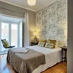 Apartment Angel's Chic Duplex By Interhome *